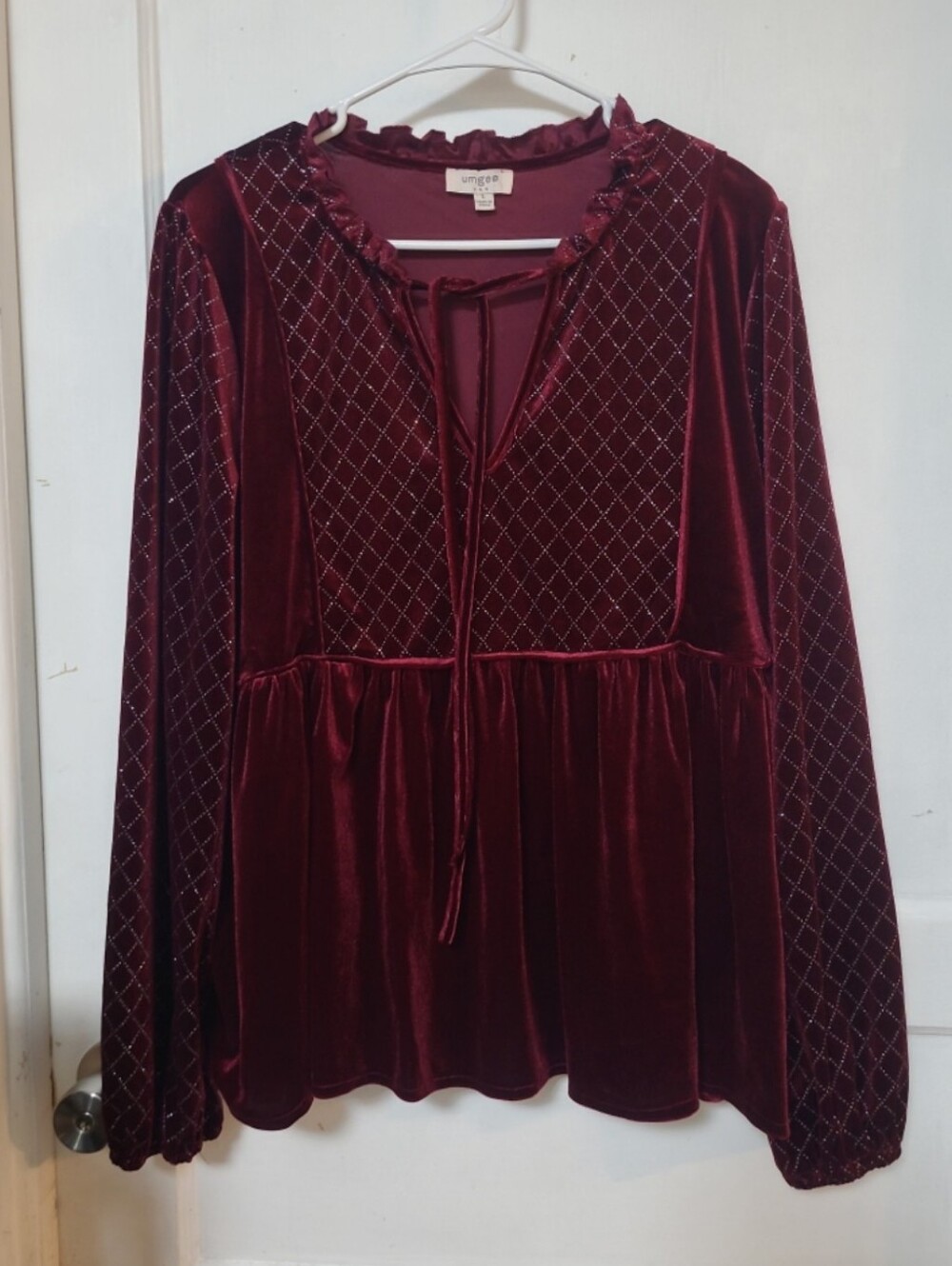 Umgee Burgundy Velvet Glitter Ruffled Peasant Tunic Large